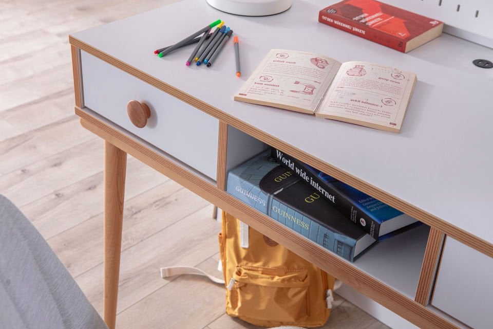 Retro Çalışma Masası